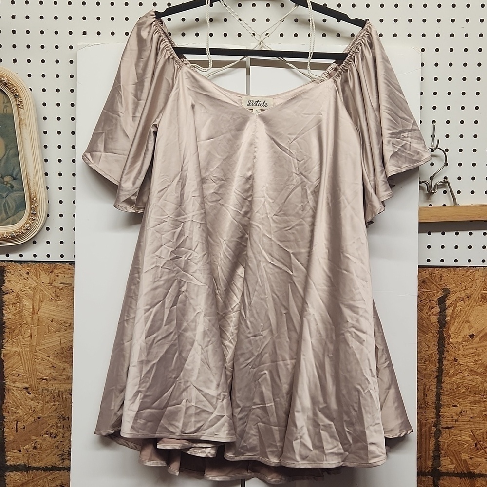 Listicle angel sleeve dress nude color NWT